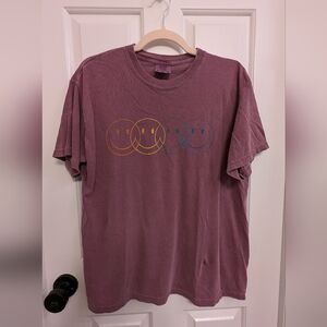 Multicolor unisex smiley face mauve tee size Medium